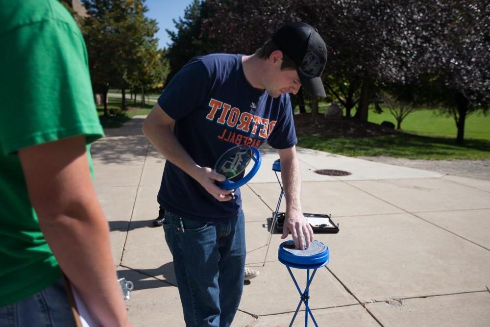可再生能源学生搭建太阳能探路者仪器